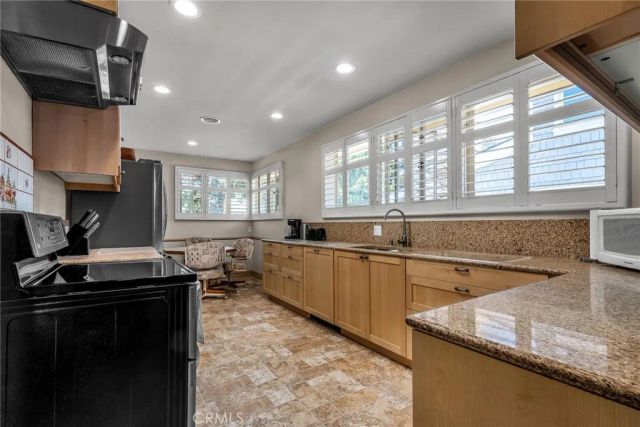 1130 Centinela, Santa Monica, CA 90403