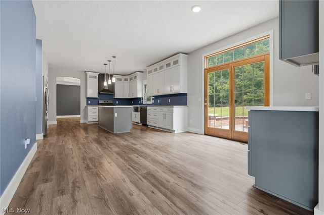2559 Chadwell Circle NW, North Canton, OH 44720