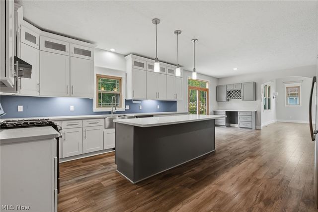 2559 Chadwell Circle NW, North Canton, OH 44720