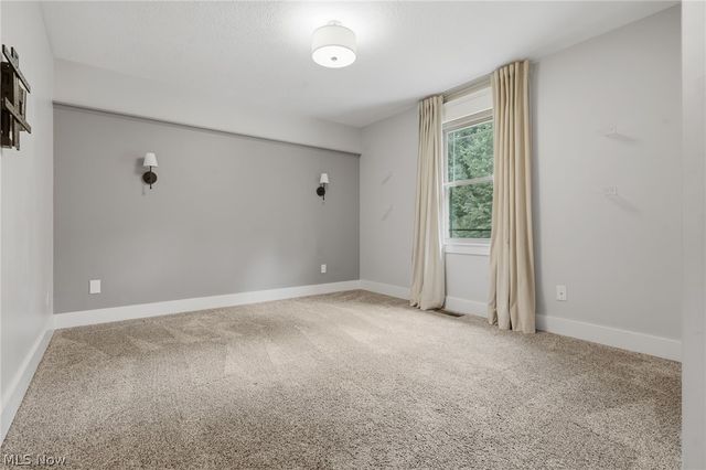 2559 Chadwell Circle NW, North Canton, OH 44720