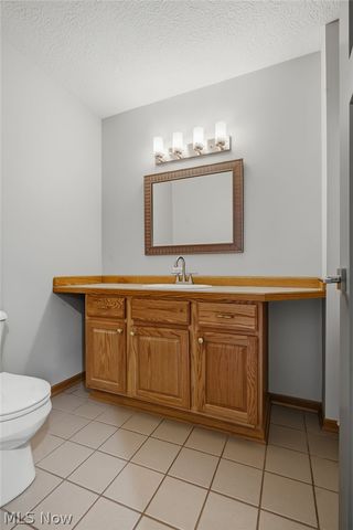 2559 Chadwell Circle NW, North Canton, OH 44720