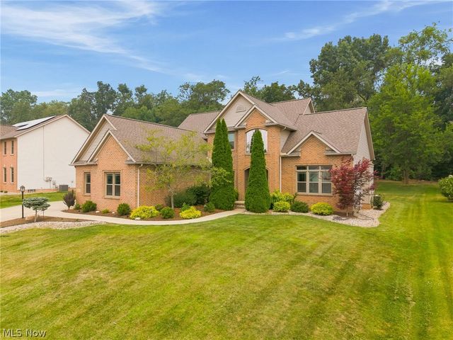 2559 Chadwell Circle NW, North Canton, OH 44720