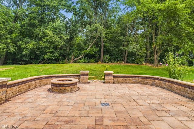 2559 Chadwell Circle NW, North Canton, OH 44720