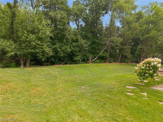 2559 Chadwell Circle NW, North Canton, OH 44720