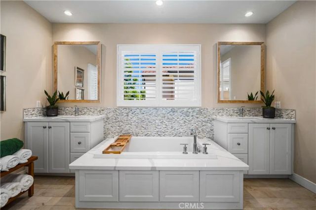 166 Villa Ridge, Irvine, CA 92602