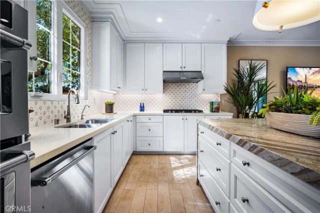 166 Villa Ridge, Irvine, CA 92602