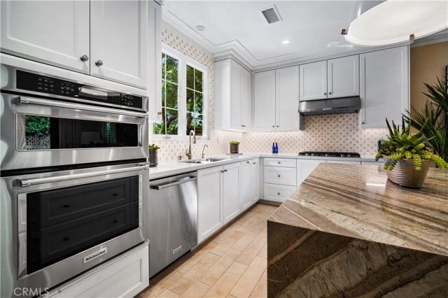 166 Villa Ridge, Irvine, CA 92602