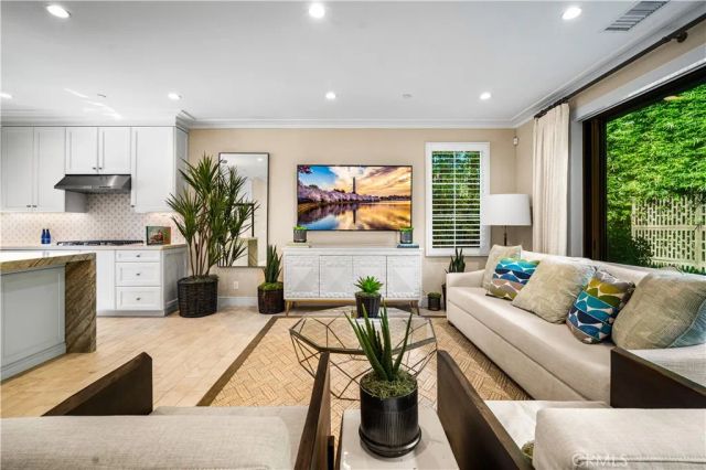 166 Villa Ridge, Irvine, CA 92602