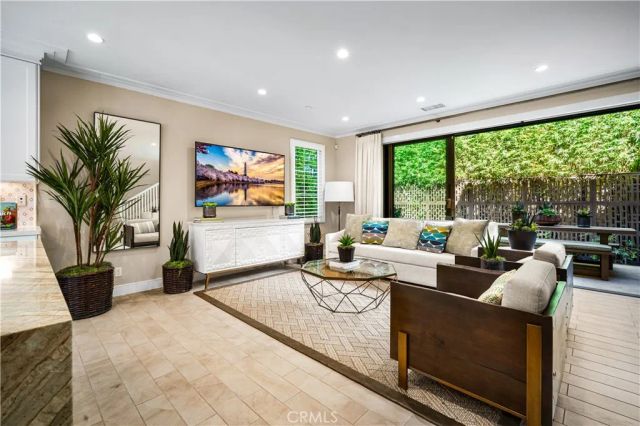166 Villa Ridge, Irvine, CA 92602