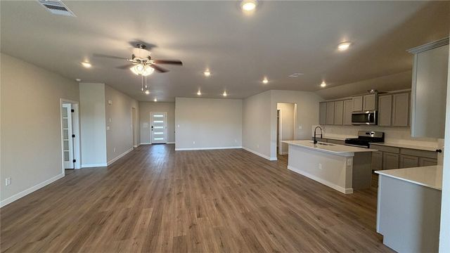 3545 Sepehr Lake Dr, Robstown, TX 78380