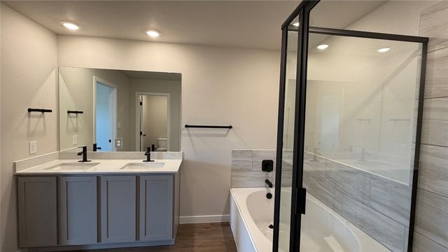 3545 Sepehr Lake Dr, Robstown, TX 78380