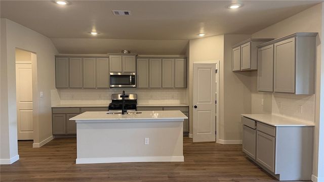 3545 Sepehr Lake Dr, Robstown, TX 78380