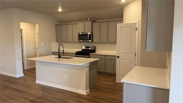 3545 Sepehr Lake Dr, Robstown, TX 78380