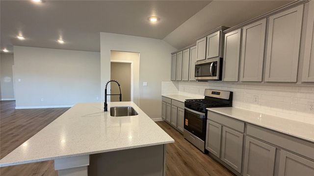 3545 Sepehr Lake Dr, Robstown, TX 78380