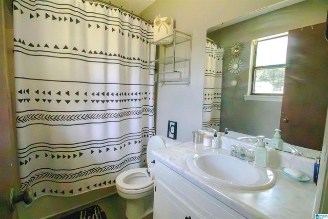 512 COUNTRY LANE, Oxford, AL 36203