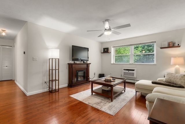 5050 Washington St 216, Boston, MA 02132