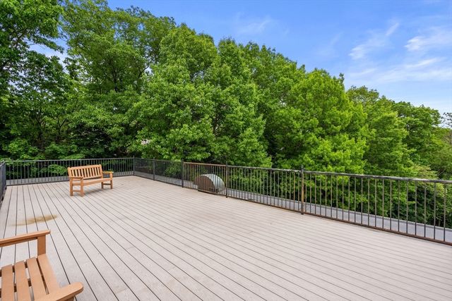 5050 Washington St 216, Boston, MA 02132
