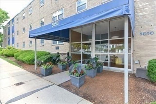 5050 Washington St 216, Boston, MA 02132