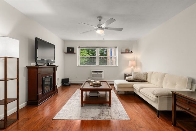 5050 Washington St 216, Boston, MA 02132