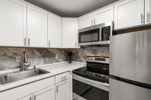 5050 Washington St 216, Boston, MA 02132