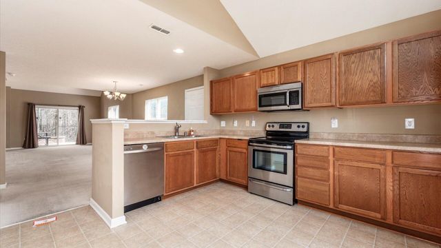 8406 Diversey Loop, Blacklick, OH 43004