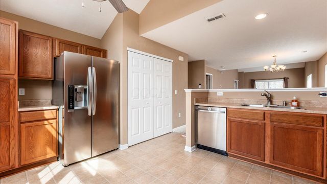 8406 Diversey Loop, Blacklick, OH 43004