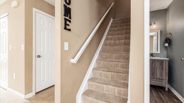 8406 Diversey Loop, Blacklick, OH 43004