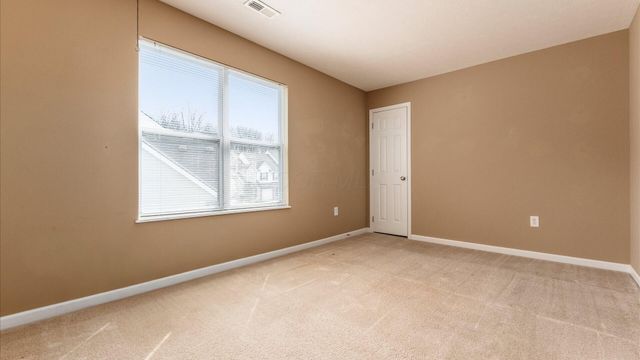 8406 Diversey Loop, Blacklick, OH 43004