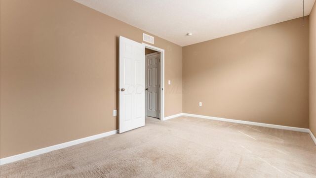 8406 Diversey Loop, Blacklick, OH 43004