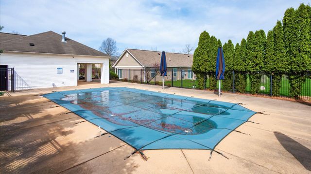 8406 Diversey Loop, Blacklick, OH 43004