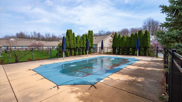 8406 Diversey Loop, Blacklick, OH 43004