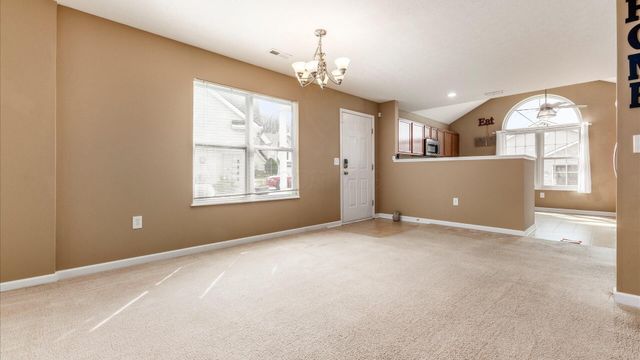 8406 Diversey Loop, Blacklick, OH 43004