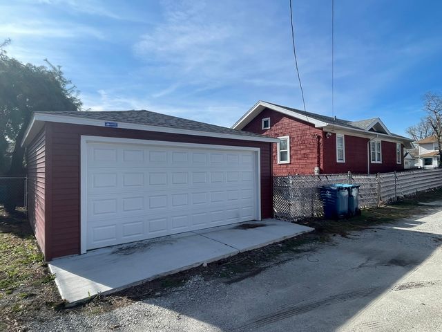 211 Waltham Street, Calumet City, IL 60409