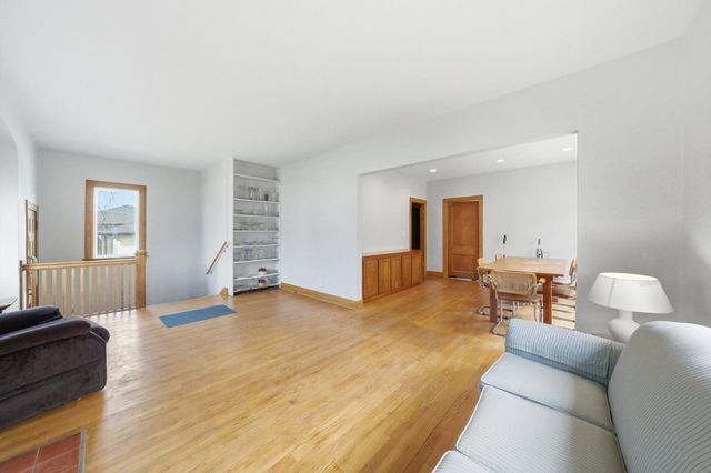 211 Waltham Street, Calumet City, IL 60409