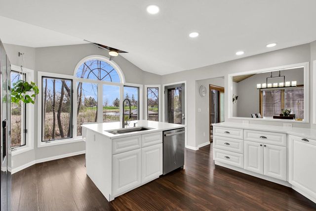 S79W19225 River Oaks COURT, Muskego, WI 53150