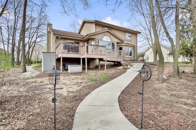 S79W19225 River Oaks COURT, Muskego, WI 53150