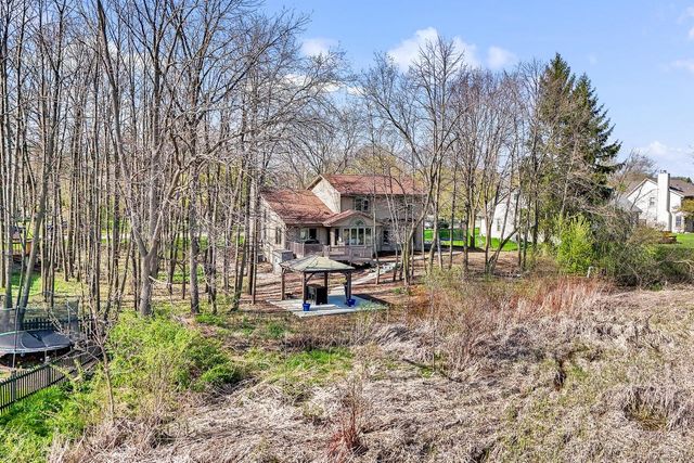 S79W19225 River Oaks COURT, Muskego, WI 53150