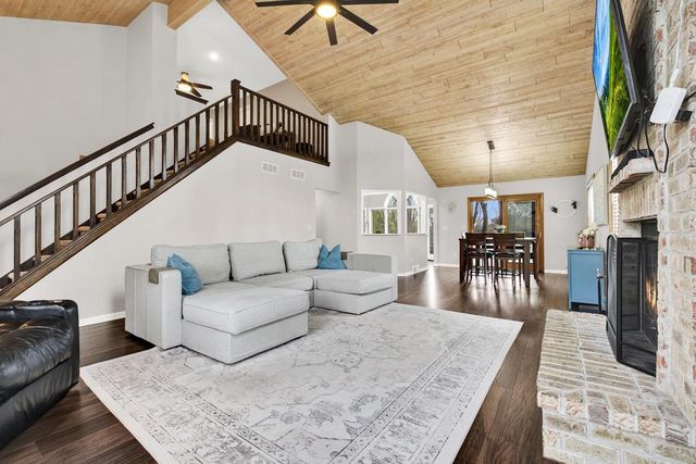 S79W19225 River Oaks COURT, Muskego, WI 53150