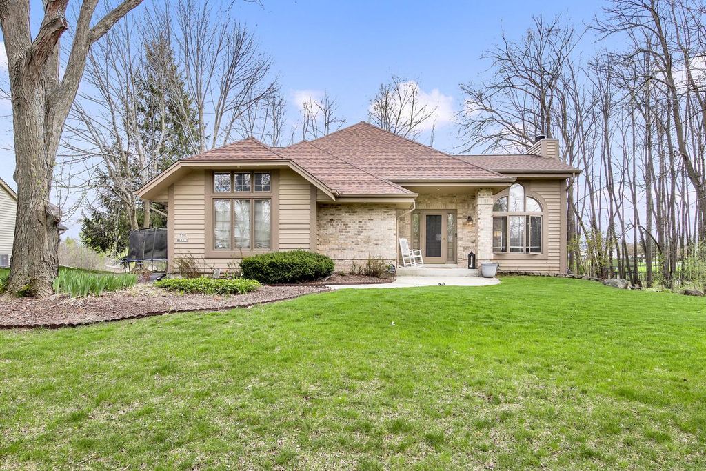 S79W19225 River Oaks COURT, Muskego, WI 53150