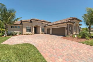 9560 Firenze CIR, Naples, FL 34113