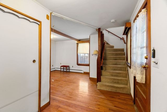 41 Agawam Ave, Haverhill, MA 01835