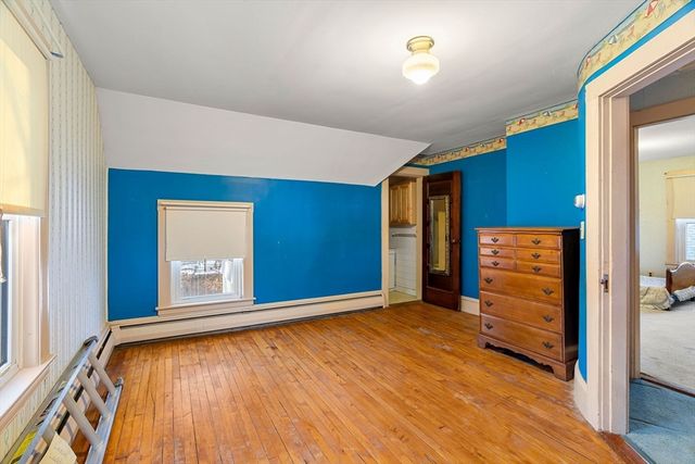 41 Agawam Ave, Haverhill, MA 01835