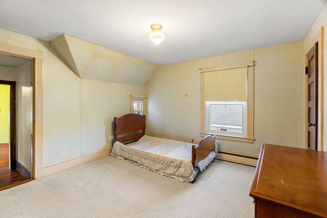 41 Agawam Ave, Haverhill, MA 01835