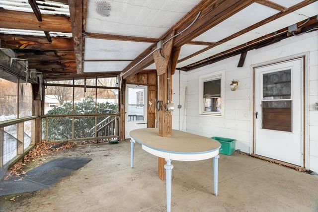 41 Agawam Ave, Haverhill, MA 01835