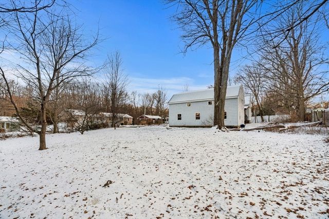 41 Agawam Ave, Haverhill, MA 01835