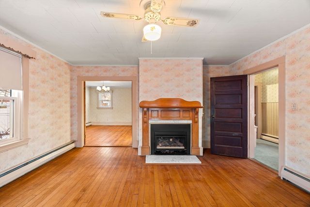 41 Agawam Ave, Haverhill, MA 01835