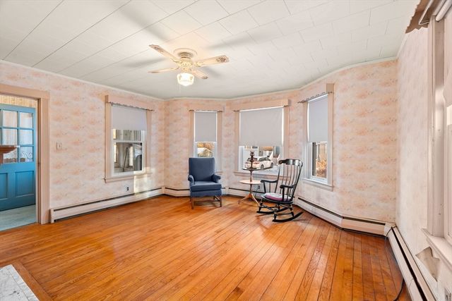 41 Agawam Ave, Haverhill, MA 01835