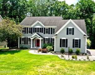 23 W Sky Lane, Clifton Park, NY 12065
