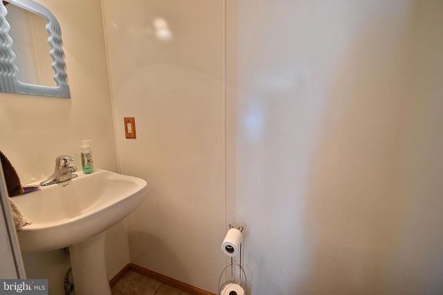 71 CEDARBROOK LN, Tuckerton, NJ 08087