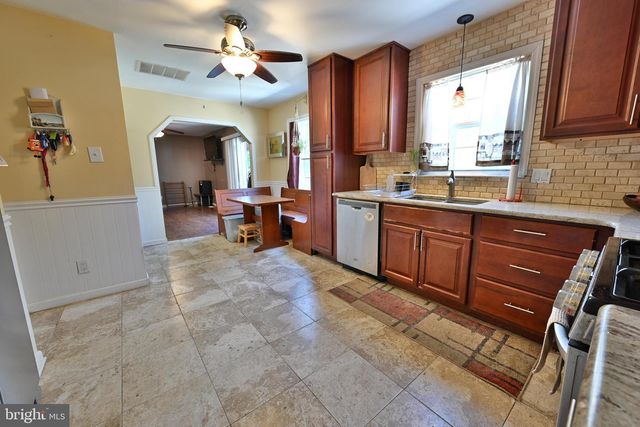 71 CEDARBROOK LN, Tuckerton, NJ 08087